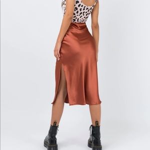 CLEO LAVOE MIDI SKIRT RUST